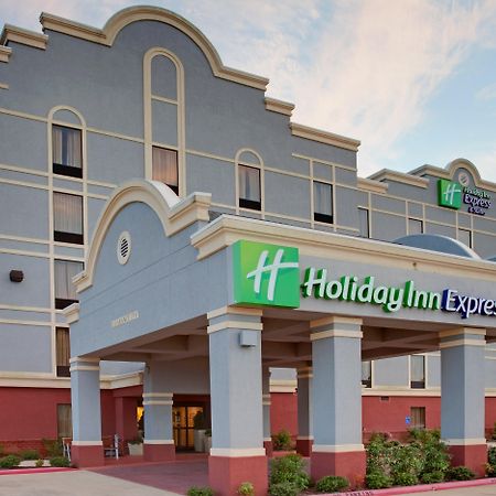 Holiday Inn Express & Suites Greenwood Exterior photo